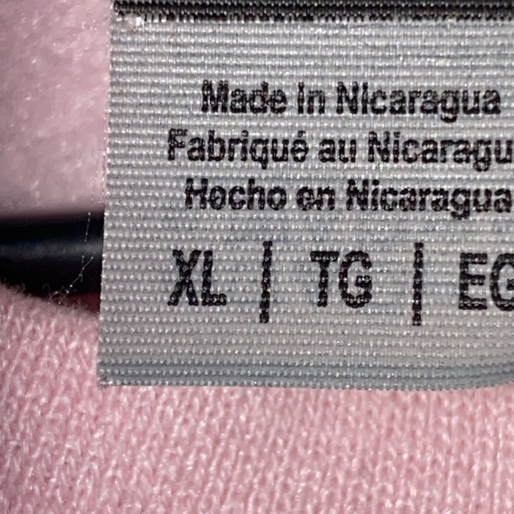 HAVE A MERRY SWIFTMAS DESIGN WO SIZE XL Gildan Pink Heavy Blend Sweatshirt. EUC - Picture 4 of 9